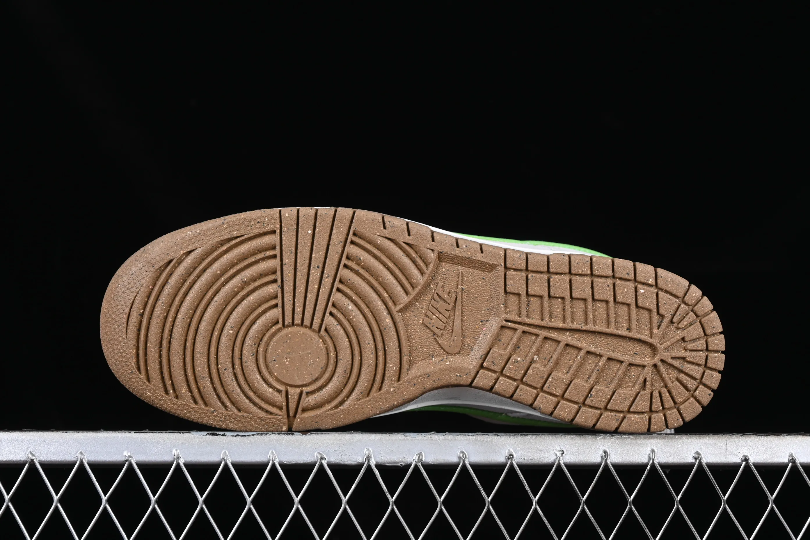 All Categories Nk SB Dunk Series Nk SB Dunk Low Low-top sneakers Cost-effective version Nk SB Dunk Low "85" double hook SB low-top sports and leisure sneakers DO9457-107
